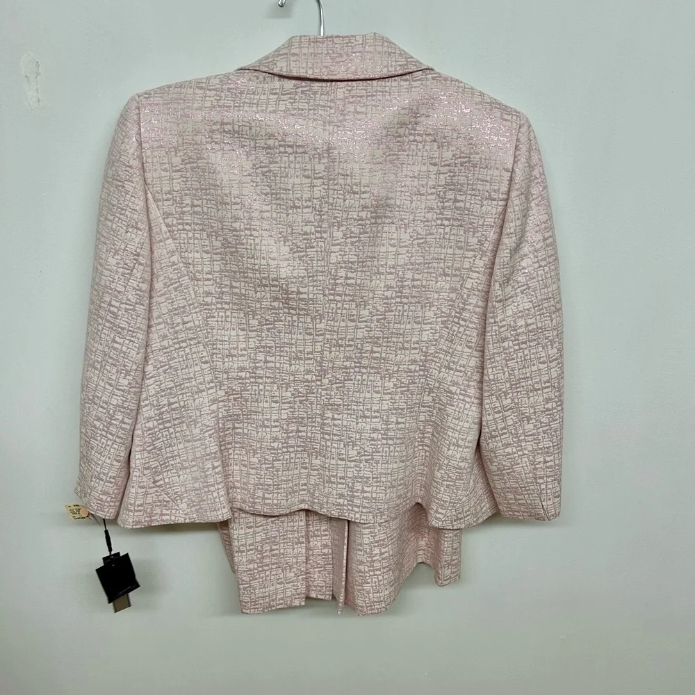 NWT. 2-Pc.Tahari Suit. Light Pink Textured Women's size 12 - Picture 6 of 9